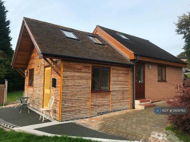 1 bedroom detached house to rent