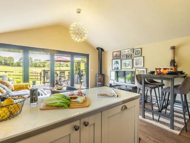2 bedroom detached house to rent