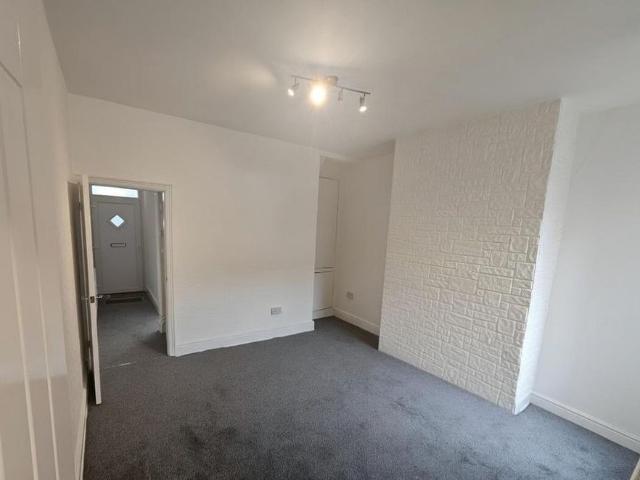 2 bedroom detached house to rent