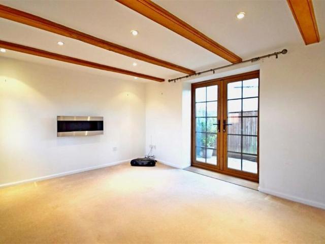 2 bedroom detached house to rent