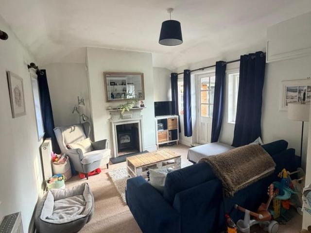2 bedroom detached house to rent