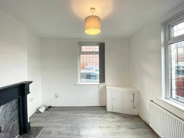 2 bedroom detached house to rent