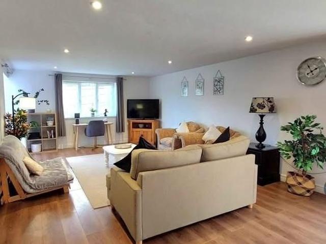 2 bedroom detached house to rent