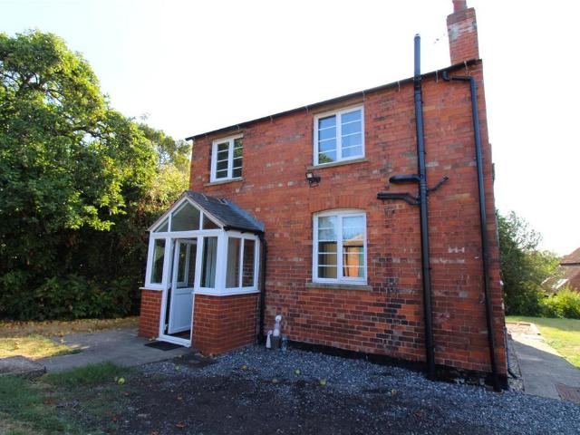 2 bedroom detached house to rent