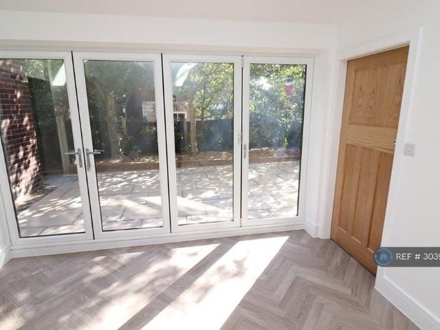 2 bedroom detached house to rent