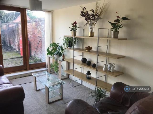 2 bedroom detached house to rent