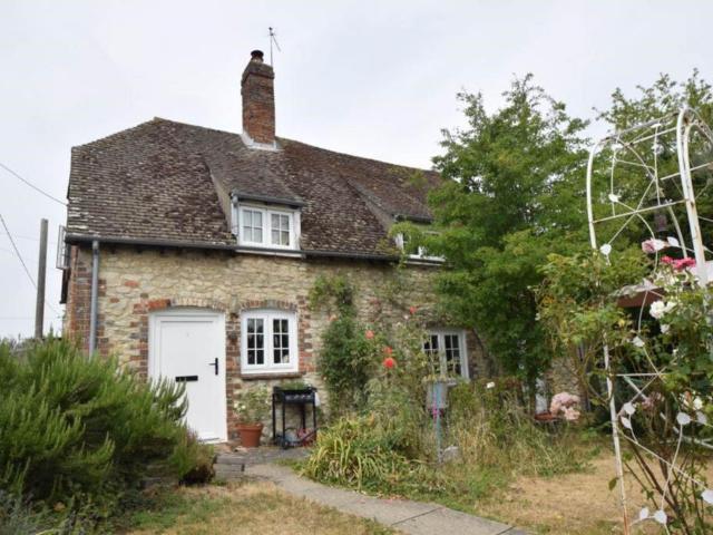 2 bedroom detached house to rent