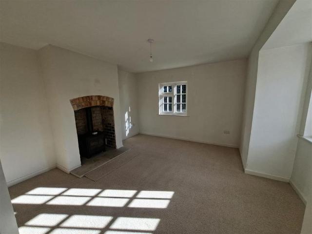 2 bedroom detached house to rent