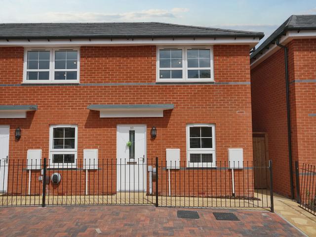 2 bedroom semi detached house to rent