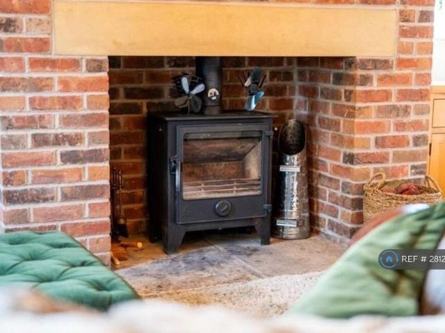2 bedroom detached house to rent