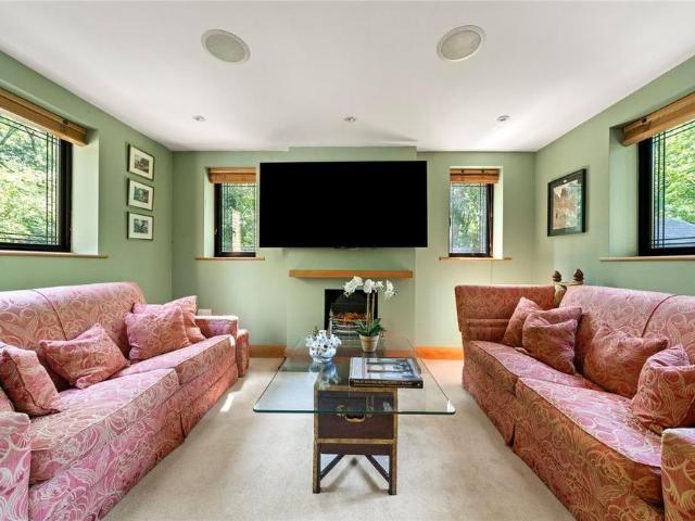2 bedroom detached house to rent
