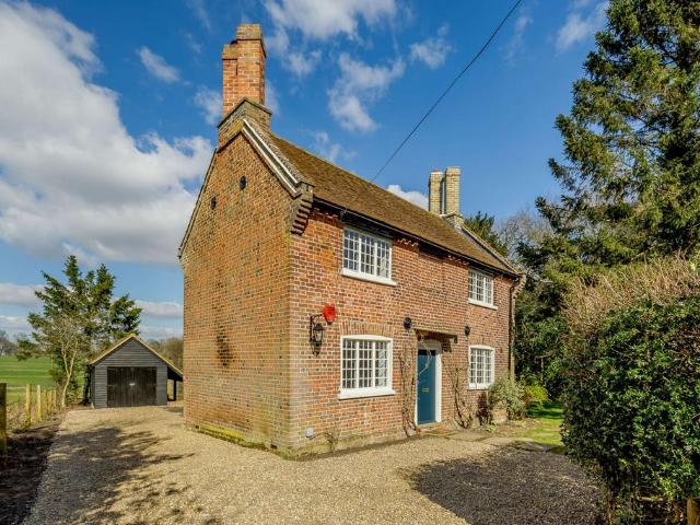 2 bedroom detached house to rent