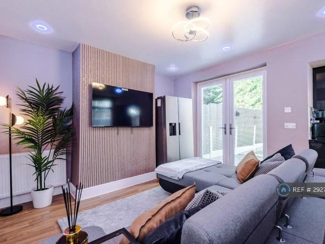 2 bedroom detached house to rent