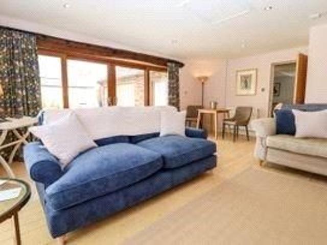 2 bedroom detached house to rent