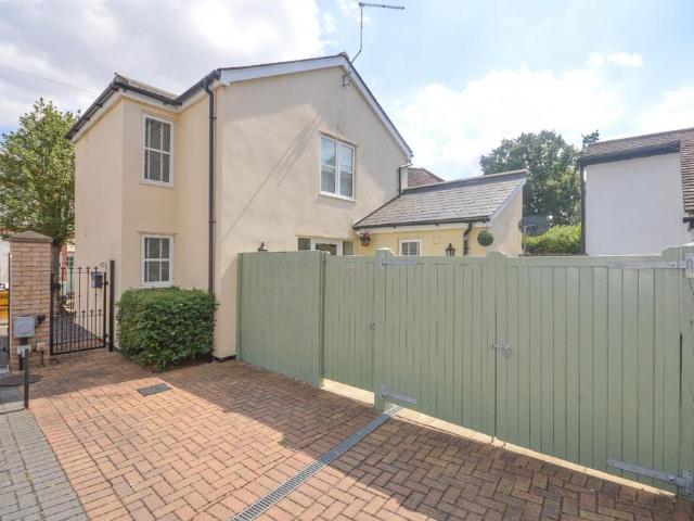2 bedroom detached house to rent