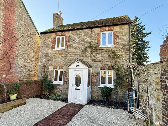 2 bedroom detached house to rent