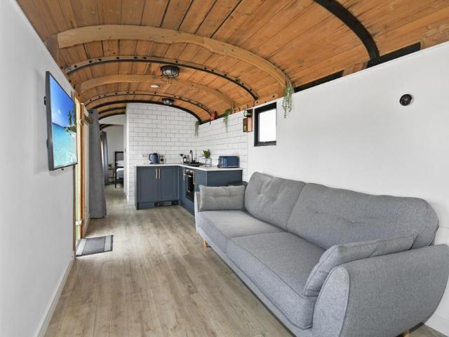 2 bedroom detached house to rent