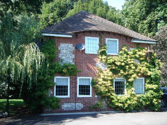2 bedroom detached house to rent