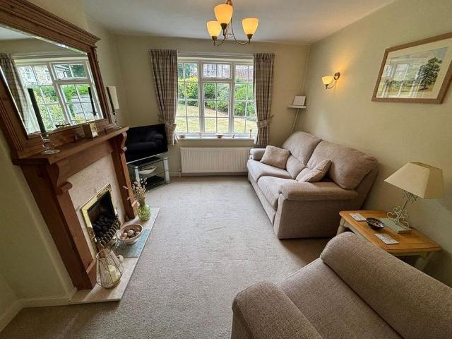 2 bedroom detached house to rent