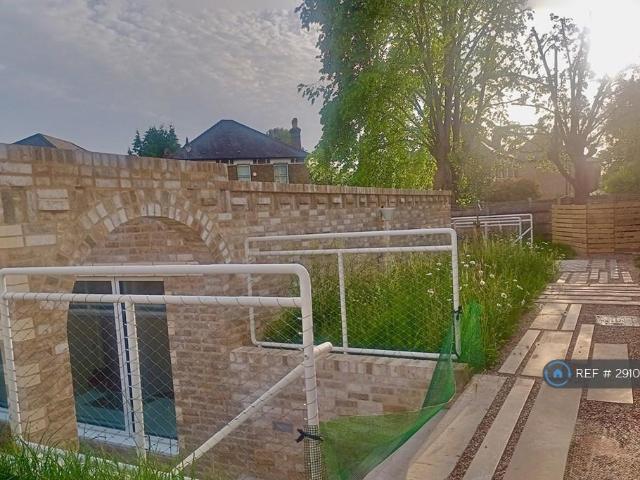 2 bedroom detached house to rent