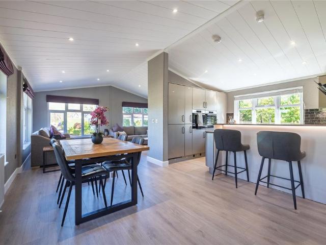 2 bedroom detached house to rent