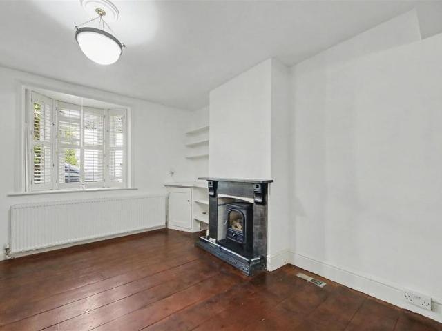 2 bedroom detached house to rent