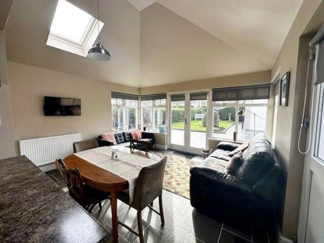 2 bedroom detached house to rent