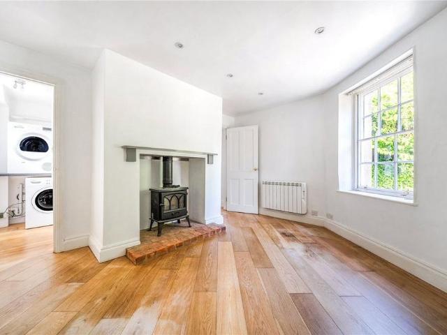 2 bedroom detached house to rent