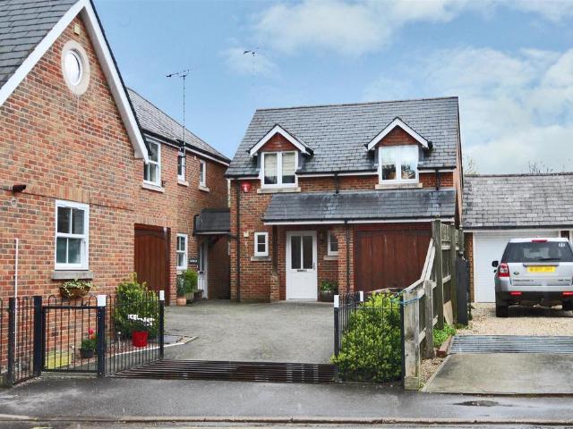2 bedroom detached house to rent