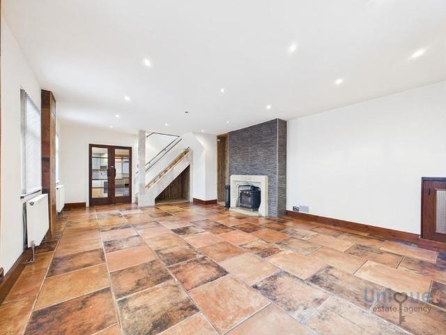 2 bedroom detached house to rent