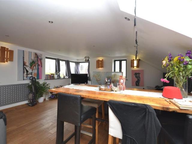 2 bedroom detached house to rent