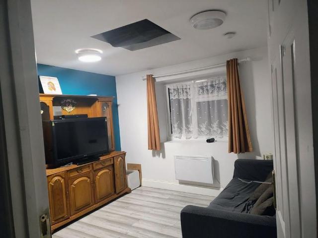 2 bedroom detached house to rent