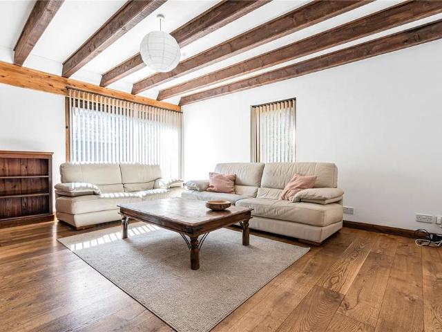 2 bedroom detached house to rent