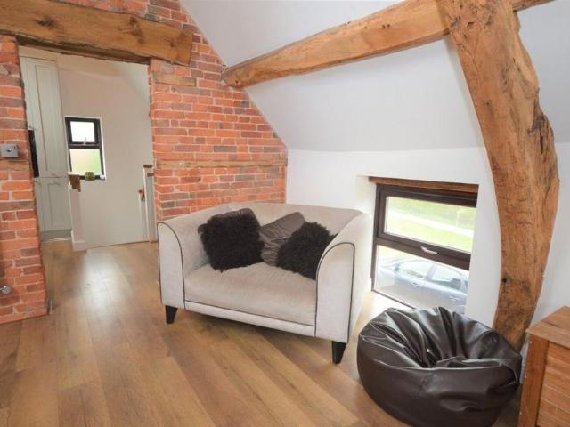 2 bedroom detached house to rent