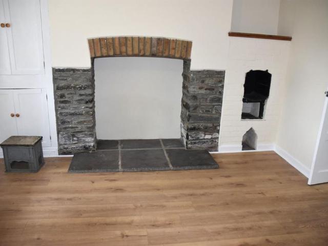 2 bedroom detached house to rent