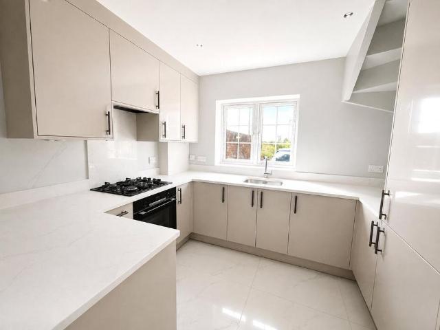 2 bedroom detached house to rent