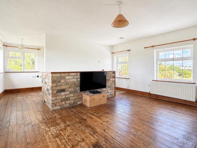 2 bedroom detached house to rent