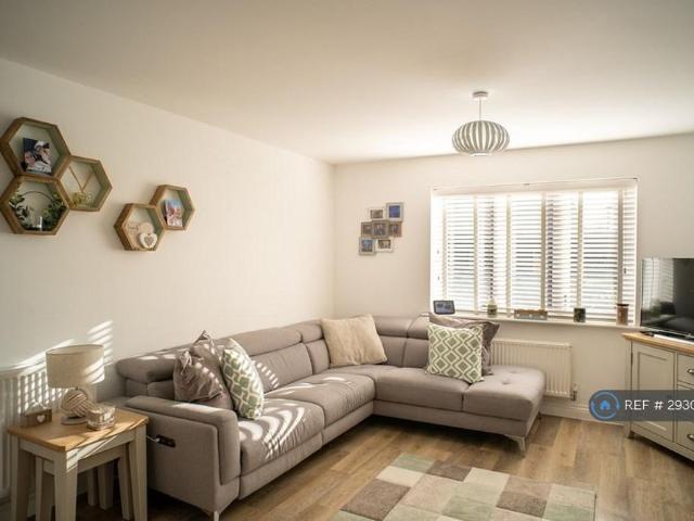2 bedroom detached house to rent