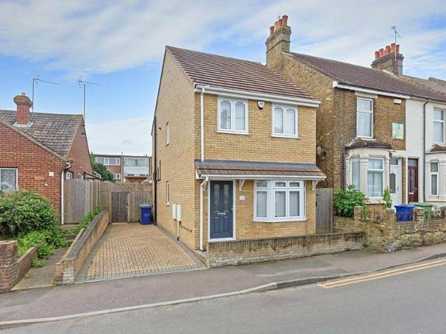 2 Bedroom detached house to rent