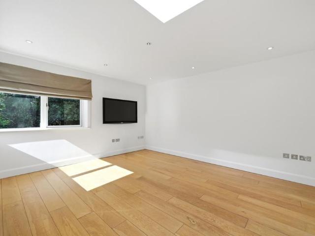 2 bedroom detached house to rent