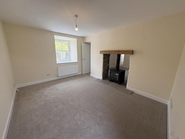 2 bedroom detached house to rent