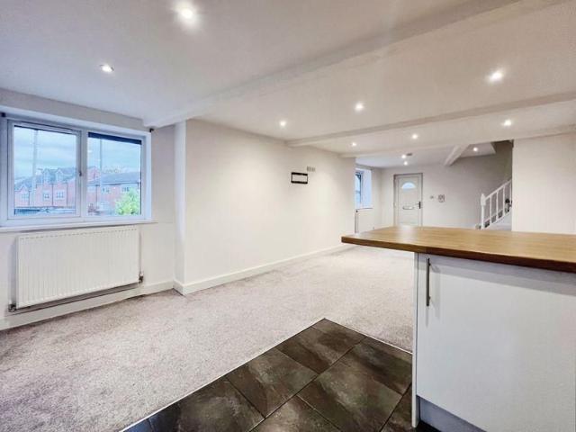 2 bedroom detached house to rent