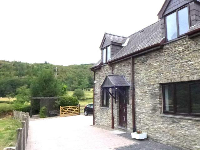 2 bedroom detached house to rent
