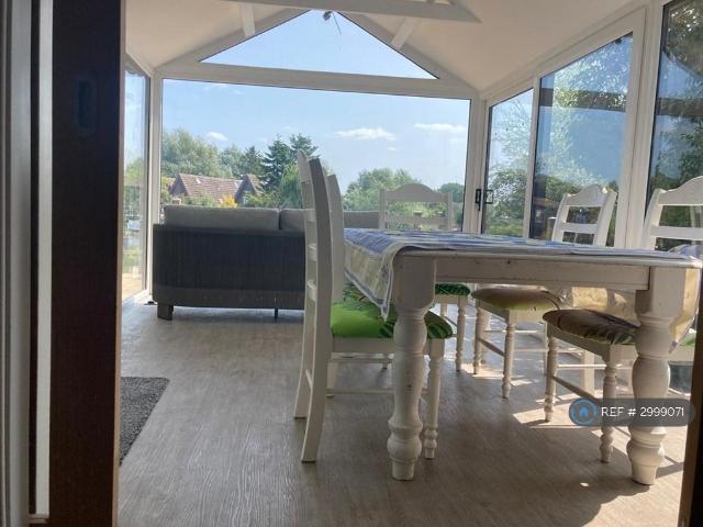 2 bedroom detached house to rent