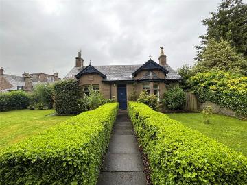 2 bedroom detached house to rent
