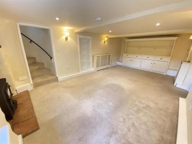 2 bedroom detached house to rent
