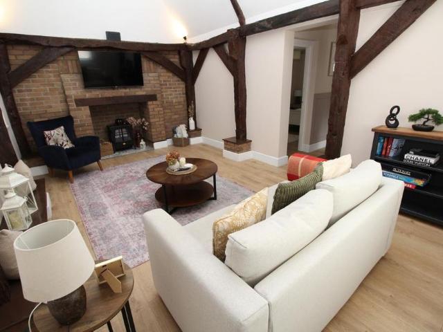 2 bedroom detached house to rent