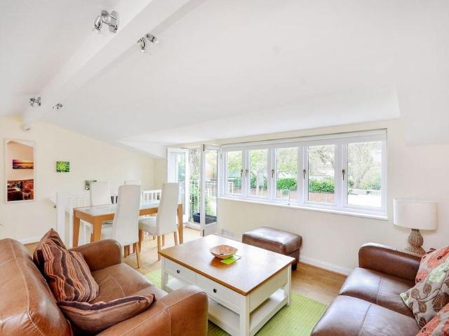 2 bedroom detached house to rent