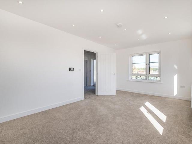 3 bedroom detached house to rent