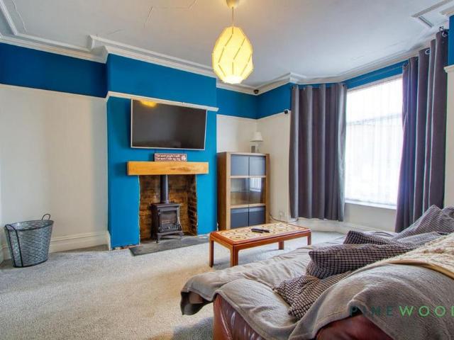 2 bedroom detached house to rent